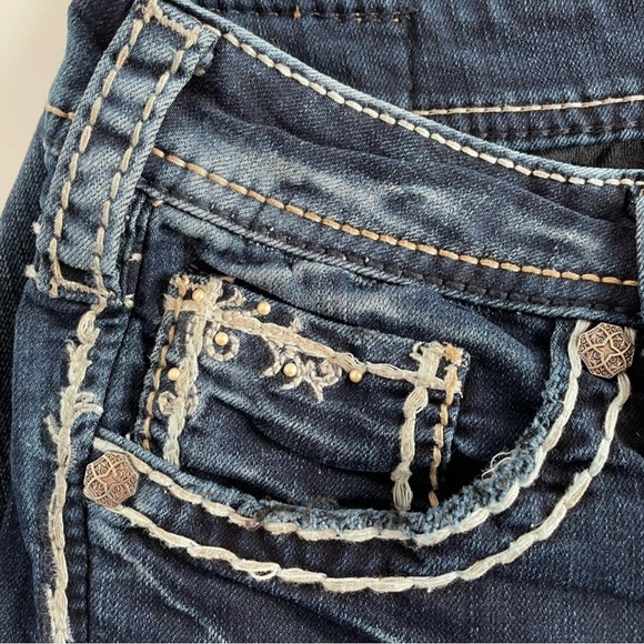Silver jeans, Lightly distressed, dark wash Bluejeans - Picture 8 of 14